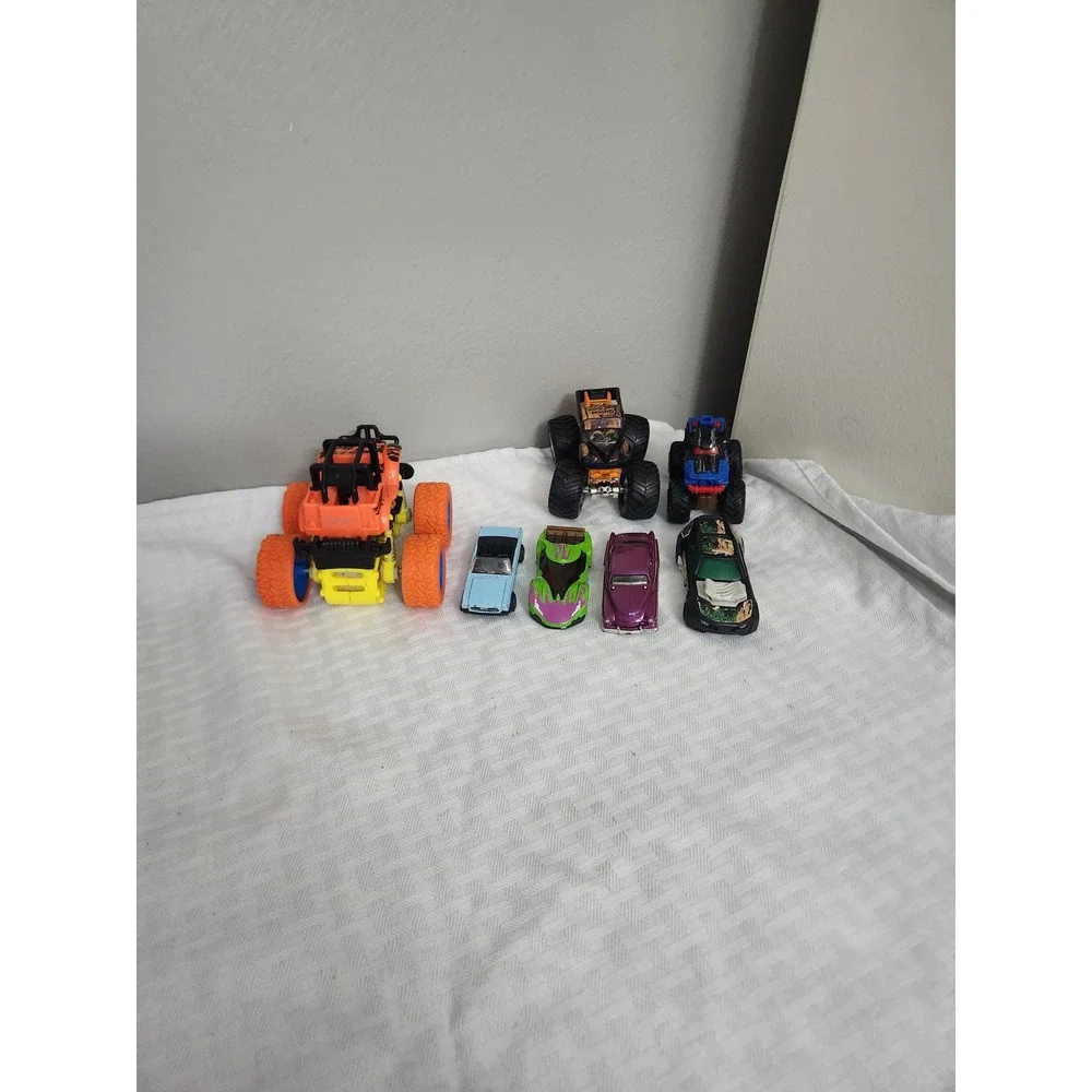 Mixed Toy Vehicle Lot 7pc Monster Trucks Diecast Cars Captains Curse Off-Road